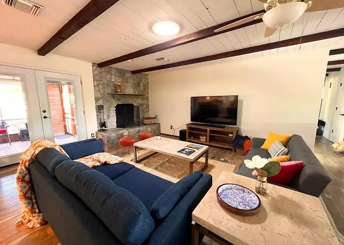 Saguaro Family Oasis - Pool, Hot Tub, Privacy Acre