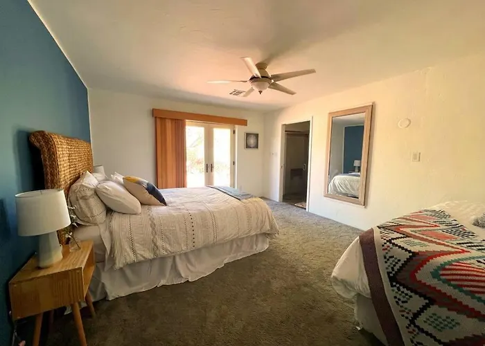 Saguaro Family Oasis - Pool, Hot Tub, Privacy Acre *
