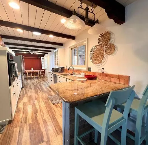 Saguaro Family Oasis - Pool, Hot Tub, Privacy Acre Holiday home *