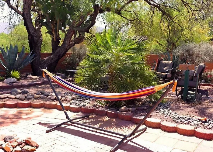 Saguaro Family Oasis - Pool, Hot Tub, Privacy Acre *