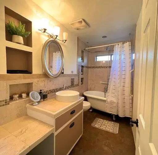Saguaro Family Oasis - Pool, Hot Tub, Privacy Acre Tucson